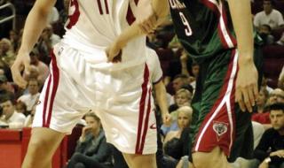 易建联和姚明是一个时代么 易建联发言感谢姚明